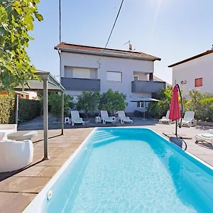  Apartmán Crowonder Lucky House With Pool And Patio 30 Meters From The